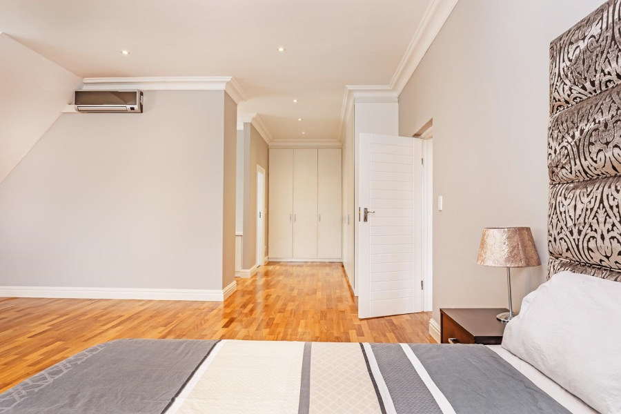 7 Bedroom Property for Sale in Flamingo Vlei Western Cape